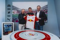 Damir Redzic mit Stephan Reiter und Marcus Mann (c) FC Red Bull Salzburg